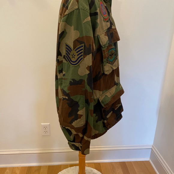 US Air Force Camouflage Mens Jacket w Patches / Woodland Camo / Size Medium - Picture 9 of 16